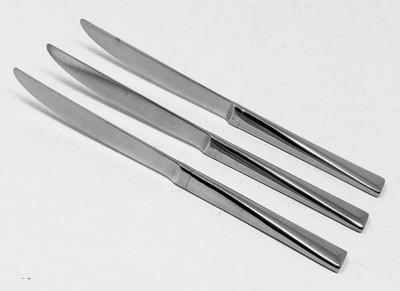 Three YAMAZAKI FLOAT  Glossy Stainless Steel Dinner Knives by Ran Lerner