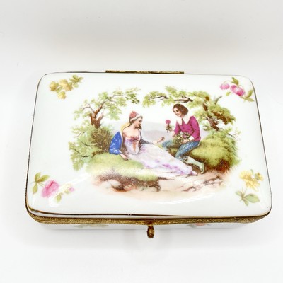 Vintage German Trinket Box JLMENAU Graf Von Henneberg Courting Couple 4.75x3.25 