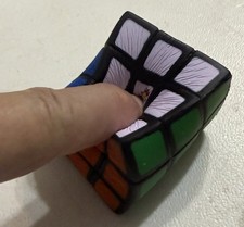 Rubik  s Cube - Stress Relief Cube - Magic Twisty Cube