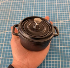 Mini Cast Iron Dutch Oven, 9oz Tiny Baking Dish with Lid, Oneida 80204410MAT