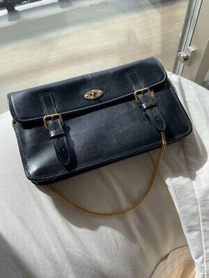 Mulberry x Alexa Chung Shiny Calf Little Guy Chained Clutch Mulberry x Alexa Chung Shiny Calf Little Guy Chained Clutch