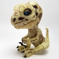 WowWee Fingerlings Doom Dinosaur T-Rex BONEHEAD Skeleton 5" Roars Moves Glows