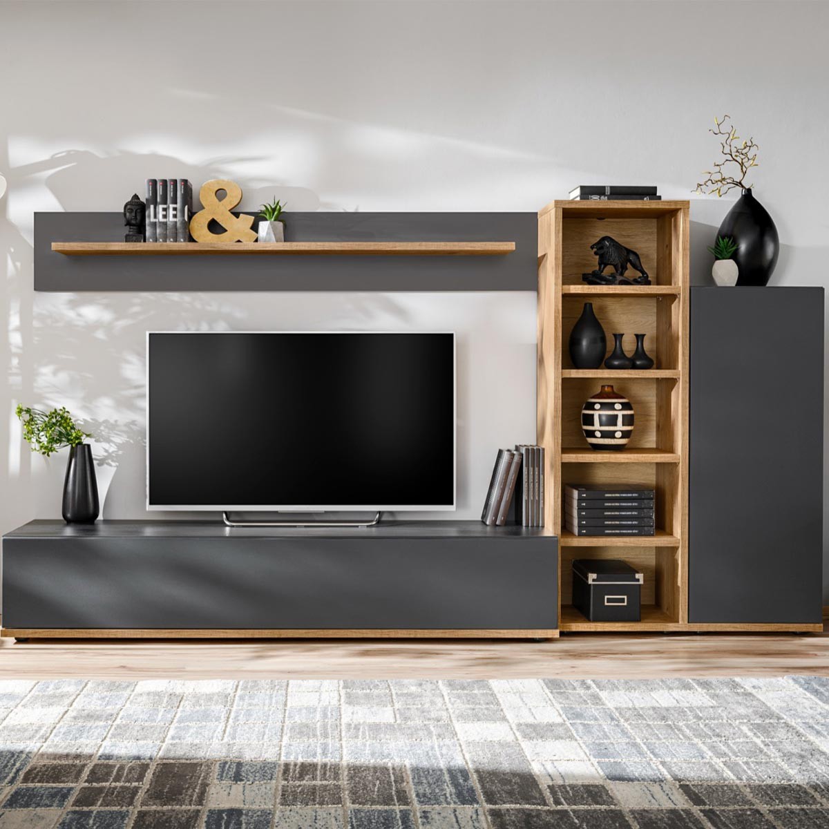 Meuble TV suspendu Skill 240cm avec grands rangements push-to-open