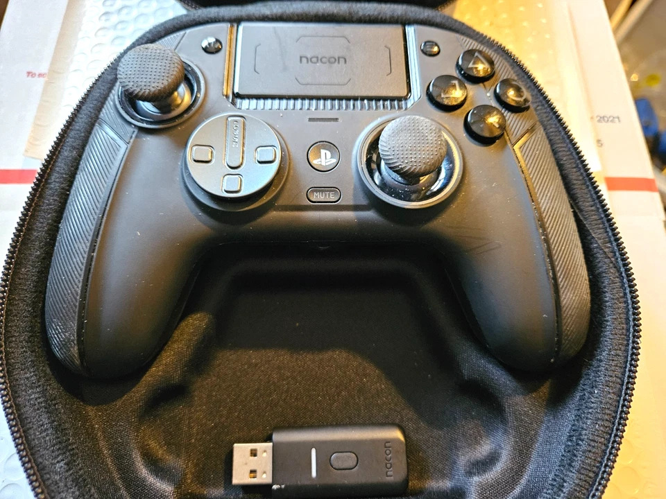 Nacon Revolution 5 Pro NC4533 Wireless Gaming Controller for PS5/PS4/PC - Image 2 of 4