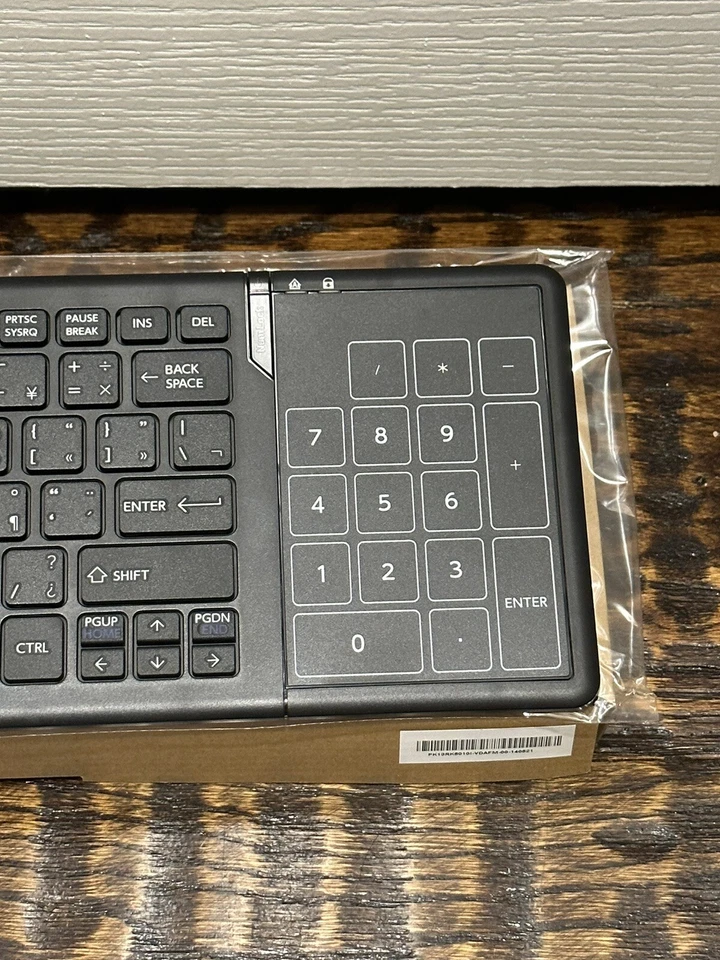New Toshiba Multi Language Wireless Touchpad Black Keyboard 062U50G w/USB Dongle - Image 4 of 4