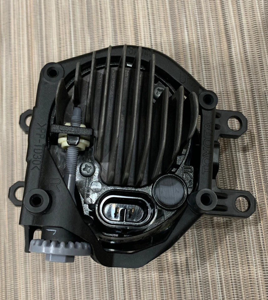 Lâmpada de neblina LED direita fabricante de equipamento original 2015 - 2020 Lexus NX300 NX300h NX200t 81210-0E050 - Imagem 2 de 2