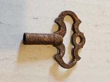 Old Wind Up Clock Key   E