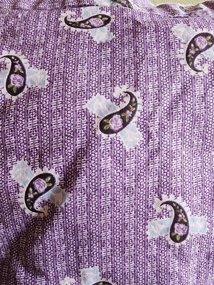 Juego de 3 fundas de almohada estándar American Hometex acolchadas cachemira púrpura en mal estado Foto 4 de 4