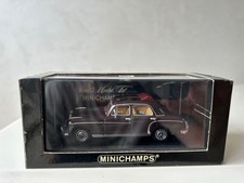 Minichamps Mercedes-Benz 220 Saloon 1956/1959 1:43