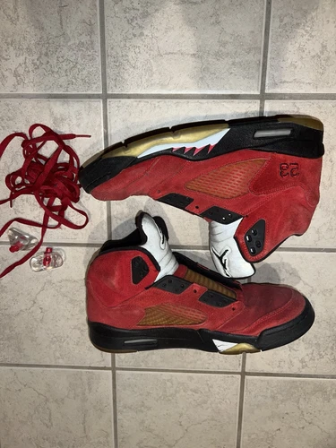 JORDAN Toro infuriato 5 taglia 10