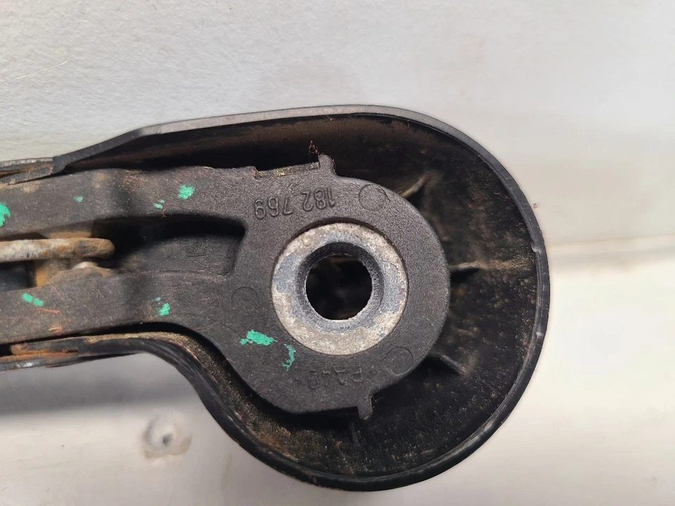 Brazo limpiaparabrisas trasero Audi A6 2004 (vagón)  Foto 4 de 4