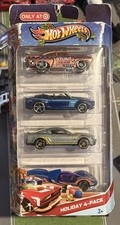 Hot Wheels 2013 Holiday 4-Pack Target Exclusive • Chevy Camaro • Ford Mustang