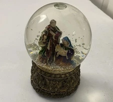 Silent Night Nativity Scene, Jesus,Mary,Joseph, Snow Globe