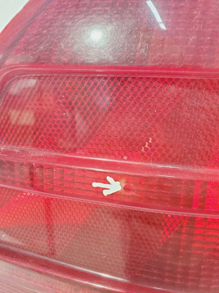 2003 2004 Mercury Marauder OEM Right Rear Taillight Scuffs - Image 3 of 4