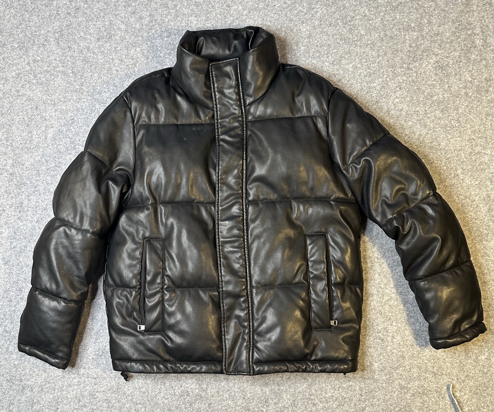 Calvin Klein Faux Leather Classic Puffer Jacket Men’s Small CM191514 Small Marks