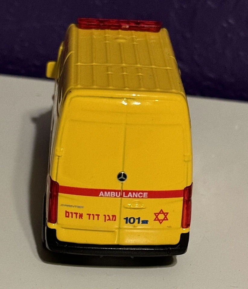 Welly 压铸救护车 以色列 梅赛德斯 Van 移动护理单元 Magen David Adom — 第 3/4 张图片