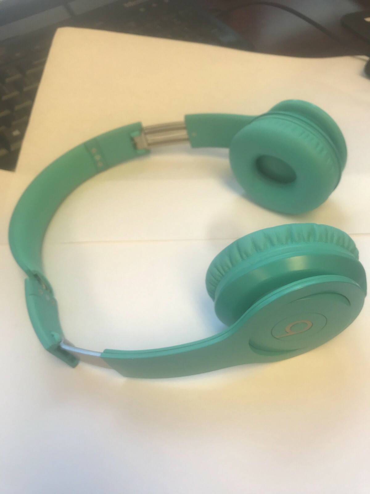 BEATS SOLO HD MODEL H3513 WIRED HEADPHONES NOT WORKING & FOR PARTS