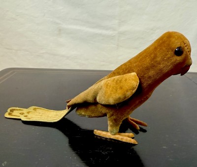 Vintage Steiff Parakeet  With Black Eyes