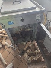 G1860 commercial gas fryer featuring a stainless steel