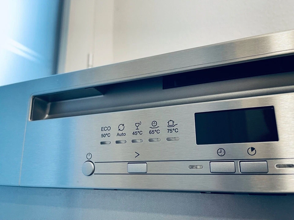 Miele Lavastoviglie sottopiano da incasso G 5210 SCi - Pronta Consegna - Immagine 3 di 4