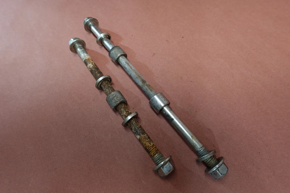 Parafusos de suporte de montagem de motor 00-06 Harley Davidson Heritage Softail FLSTCI - Imagem 2 de 4