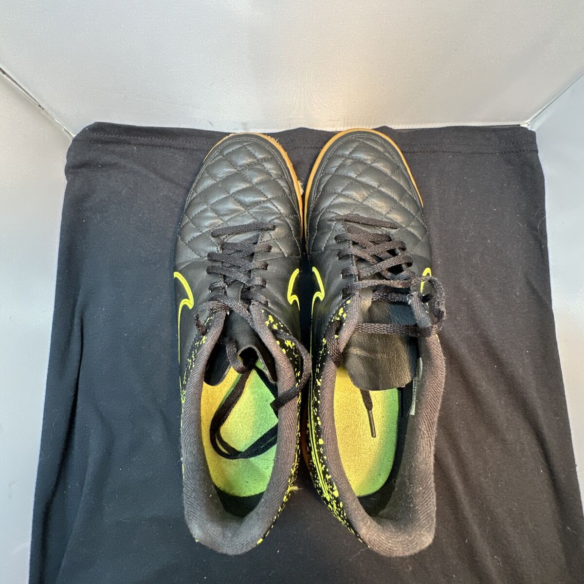 Nike Tiempo Men's Size 10.5 Rio II 631523-007 Black Yellow Nike Tiempo Men's Size 10.5 Rio II 631523-007 Black Yellow