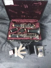 Artley 17S Vintage Clarinet W Hard Case and Extra Accessories 