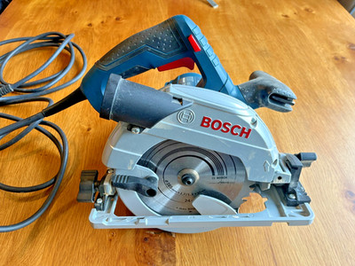 BOSCH GKS 55+ GCE, Handkreissäge mit Paralellanschlag, Führungsschienentauglich