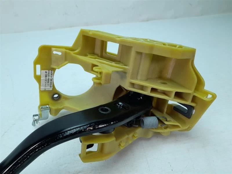 2008 BMW 535xi 535i 528i 528xi E60 E61 AT Brake Pedal Assembly 35006769221 - Image 3 of 4