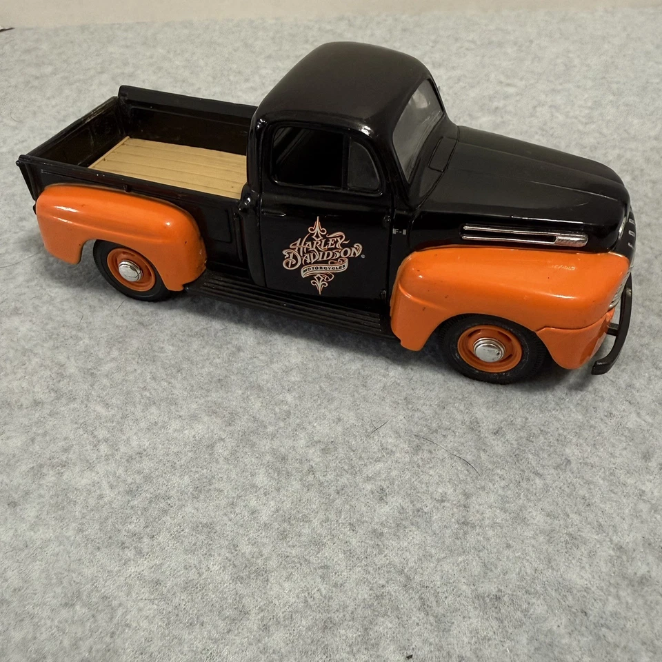 Harley-Davidson Ford F-1 Pickup Diecast 1:24 - Negro/Naranja 🚚🧡 Usado Foto 2 de 4