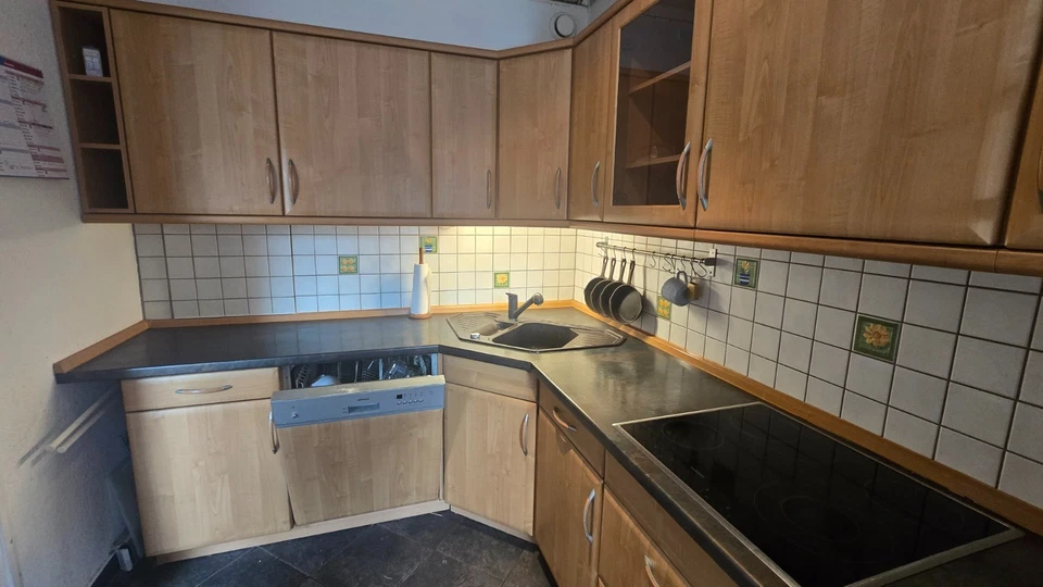 Einbau-Eckküche mit Geräten - Bild 2 von 4