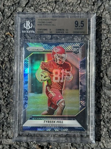2016 PRIZM rookie Tyreek Hill #296 Camo /25 BGS 9.5 Dolphins