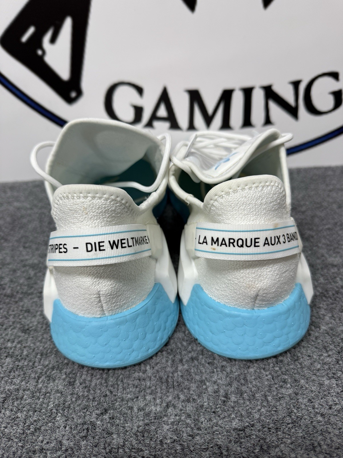 SAOLA Scarpe uomo Adidas NMD R1.V2 TAGLIA 11 BLU E BIANCO SPEDIZIONE GRATUITA!