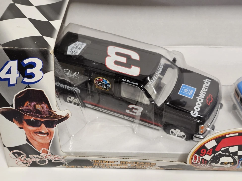VTG Dale Earnhardt & Richard Petty 1:25 7-Time (2) Diecast Suburban Banks - New - Image 3 of 4