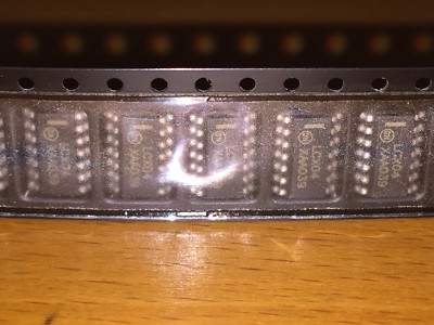 ON Semiconductor MC74LCX04DR2 Inverters 2-3.6 Hex CMOS (20pcs = 1 lot)