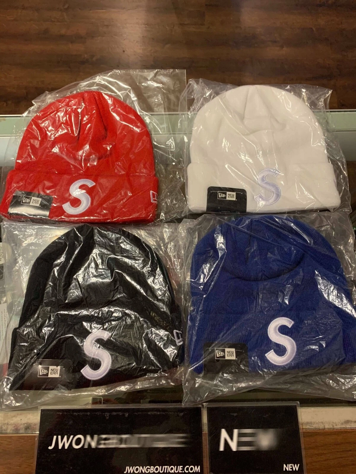 Bonnet Supreme 2017 New Era S Logo Japon blanc/rouge