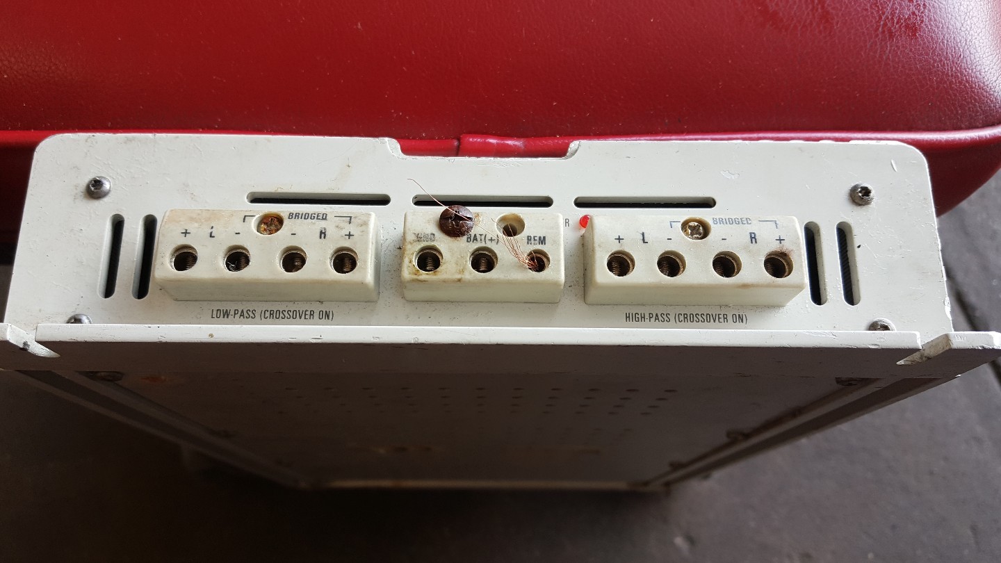 JBL GTQ200 4 CHANNEL AUDIO AMPLIFIER AMP 4 OHMS 4X37 WATTS 4X50WATTS