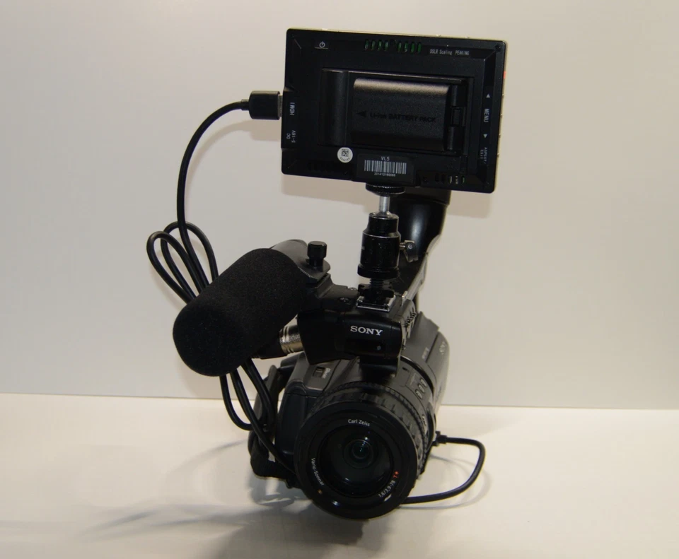 Sony HVR-V1U HDV 1080i Professional HD Camcorder with Extras READ!! - Image 3 of 4