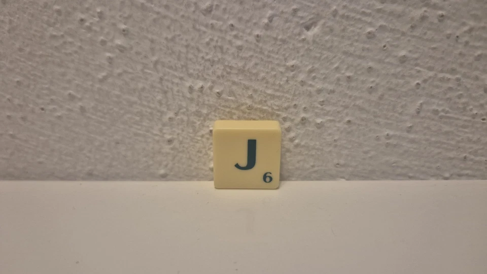 Scrabble Original 51272 Mattel Ersatzteile: Buchstabenstein J - Bild 1 von 1