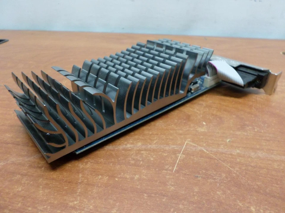 ASUS GeForce GT 610 (GT610-SL-1GD3-L) 1GB DDR3 SDRAM PCI Express Graphic Card - Image 3 of 4