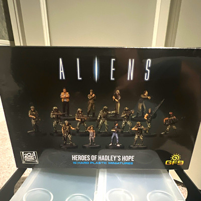 Gale Force Nine Aliens Heroes of Hadley s Hope Unpainted 15 Minis ALIENS