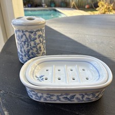 Croscill Bathelle Set 2 Blue  White Floral Scroll Toothbrush Holder  Soap Dish