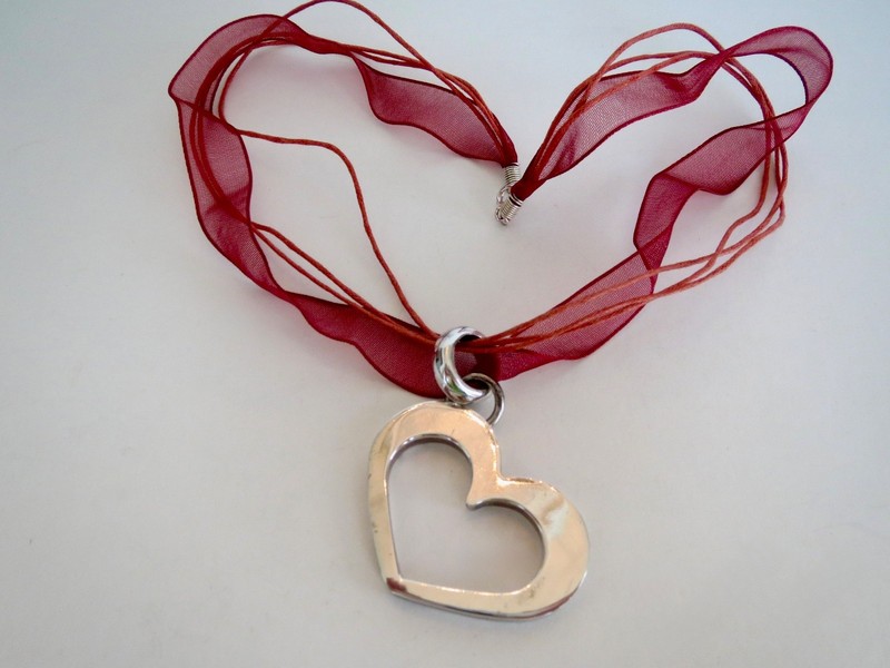 Sterling Silver 925 MEXICO Large Size Dangling HEART PENDANT NECKLACE Red Ribbon