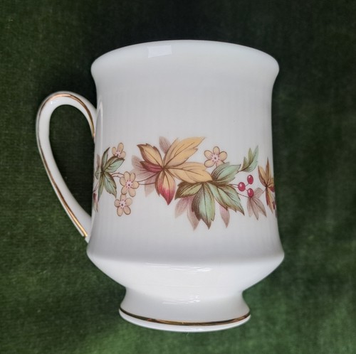VINTAGE ROYAL STANDARD LYNDALE FINE BONE CHINA COFFEE CUP - Picture 2 of 4