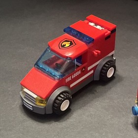 LEGO CITY  60004  FIRE TRUCKS  AND MINIFIGURES ONLY
