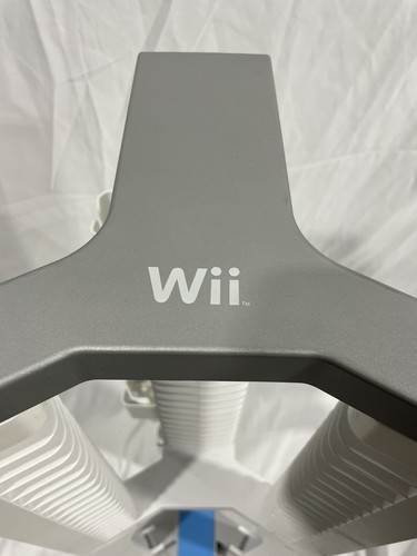 2010 36” NINTENDO Wii Storage Tower Rack Stand 20 Video Game Console Display - Picture 6 of 12
