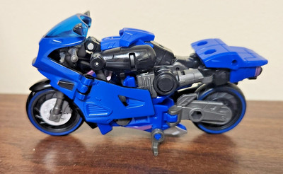 Transformers ARCEE Legacy Deluxe Class Prime Universe 5.5 Inch Action Figure