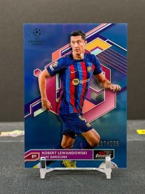2022-23 Topps Finest UCC Robert Lewandowski Sky Blue Refractor /250 Barcelona
