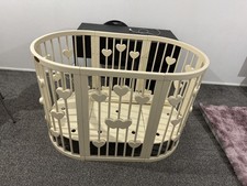 baby cot, in good condition, without mattress 
