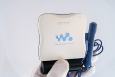 Sony MZ-E600 AA Sidecar / Remote DEMO/ PLAYS  GUM ISSUE 